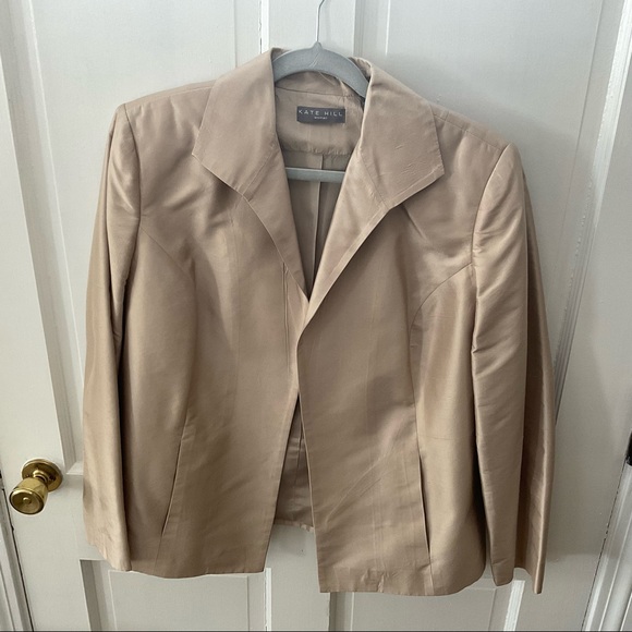 📌 Silk Pantsuit 📌 - Picture 2 of 5